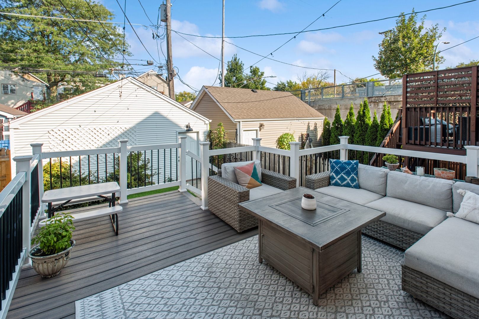 1803 N Fairfield Avenue