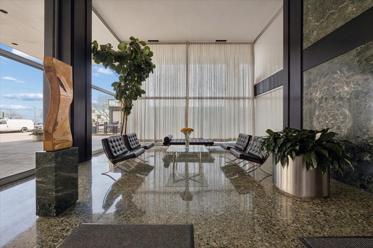 910 N LAKE SHORE Drive Unit: 1415