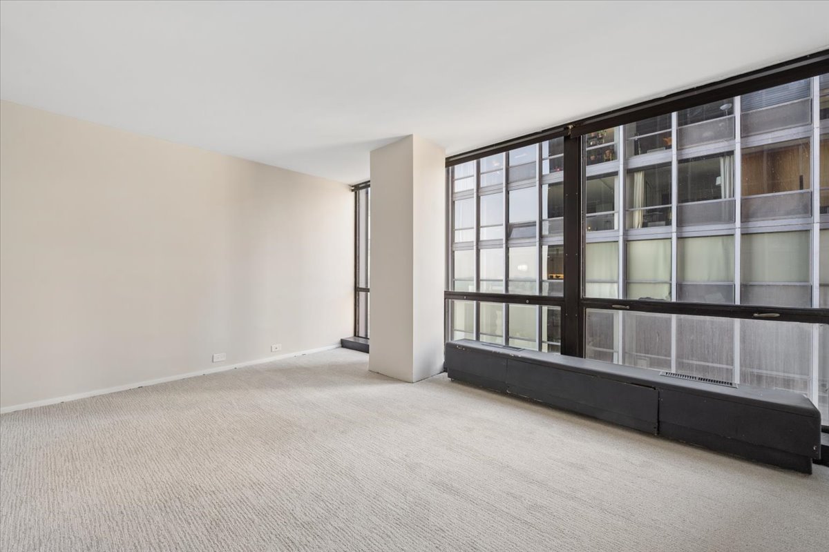 910 N LAKE SHORE Drive Unit: 1415