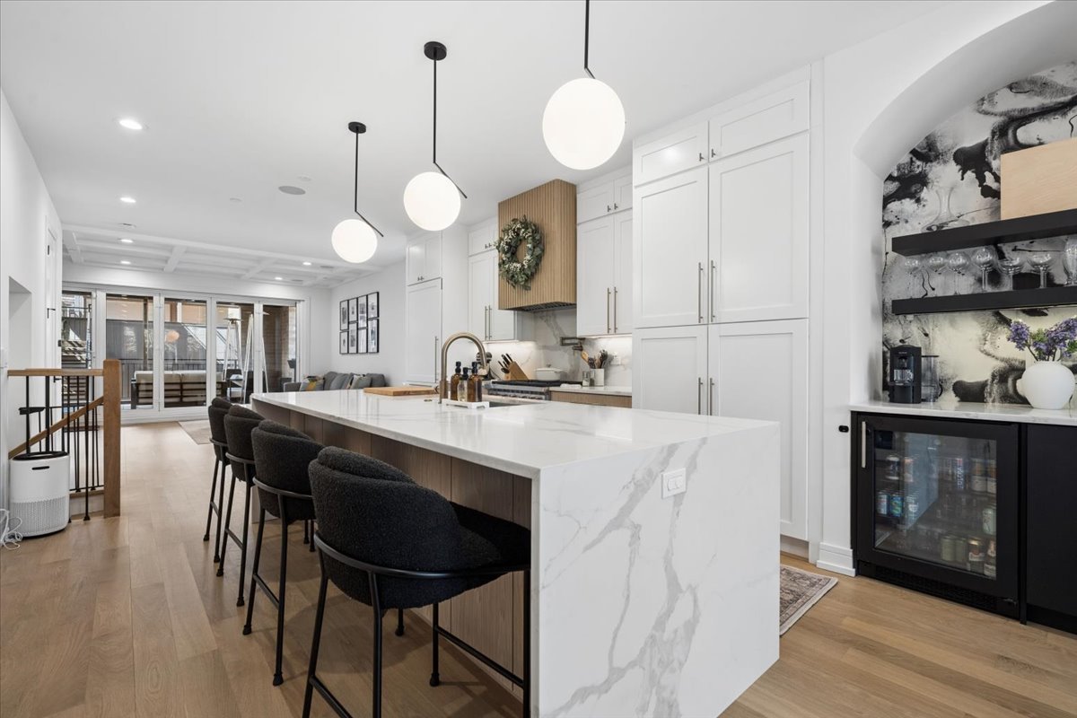 2640 N Bosworth Avenue Unit: 1N