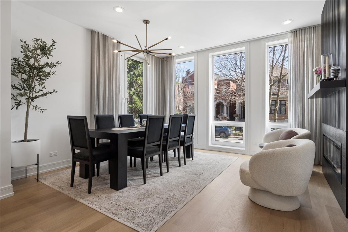 2640 N Bosworth Avenue Unit: 1N