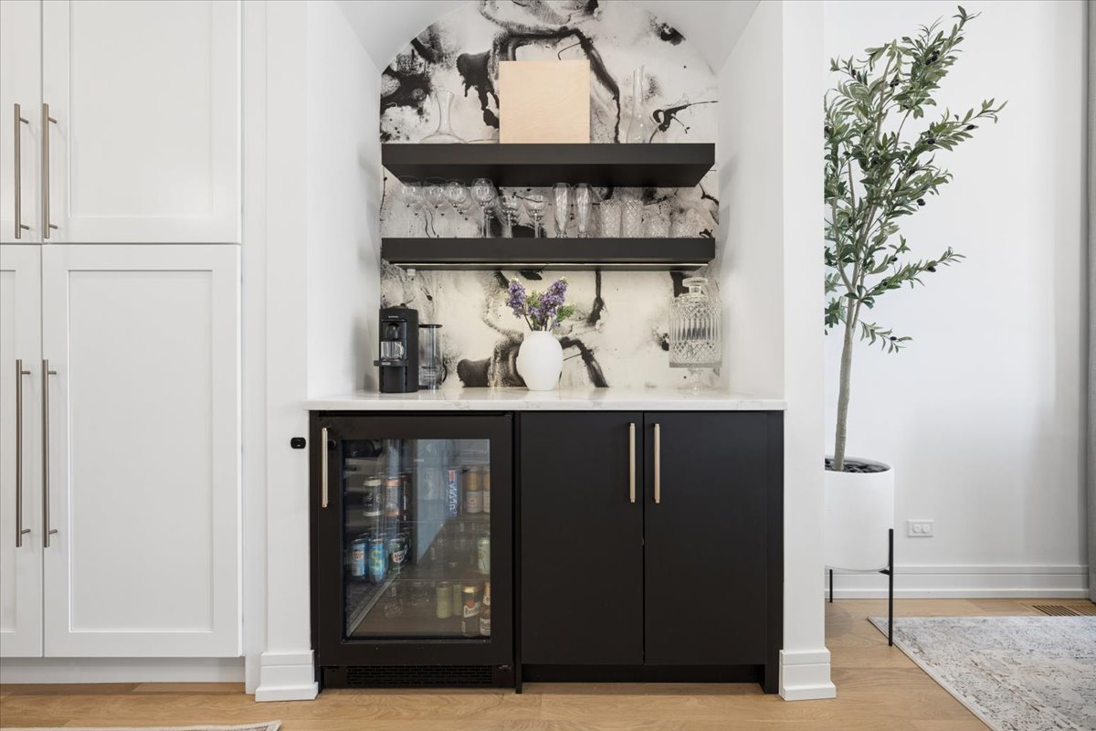 2640 N Bosworth Avenue Unit: 1N