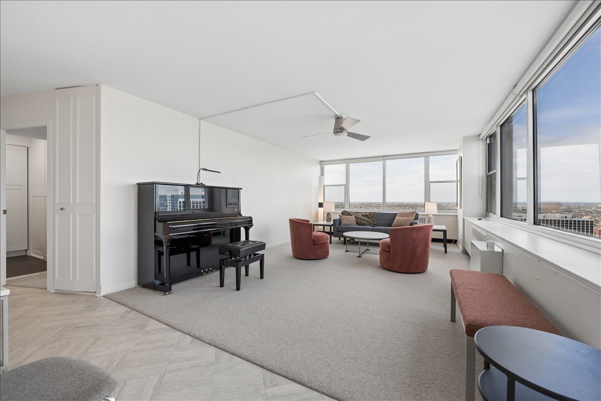 4250 N Marine Drive Unit: 2836