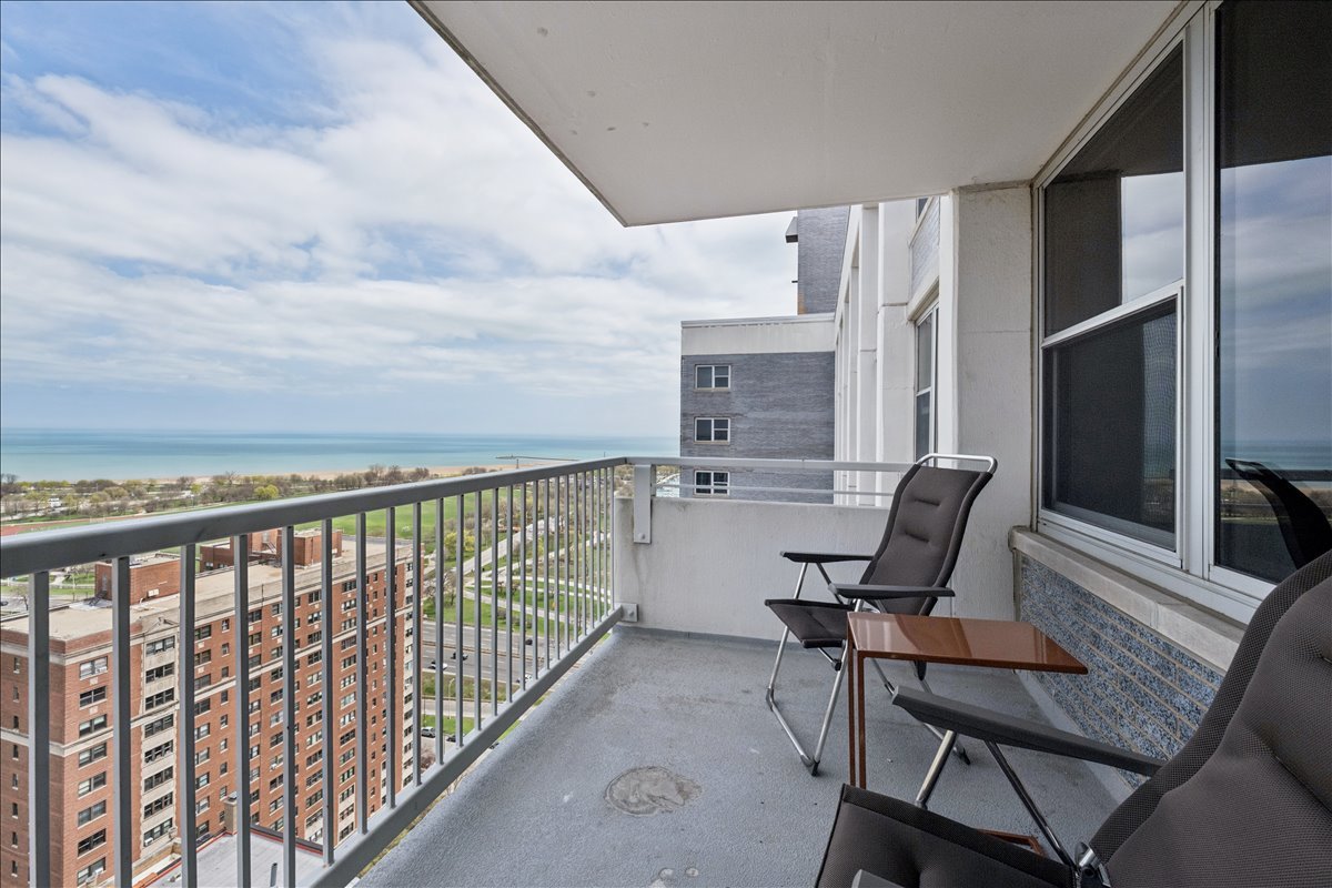 4250 N Marine Drive Unit: 2836