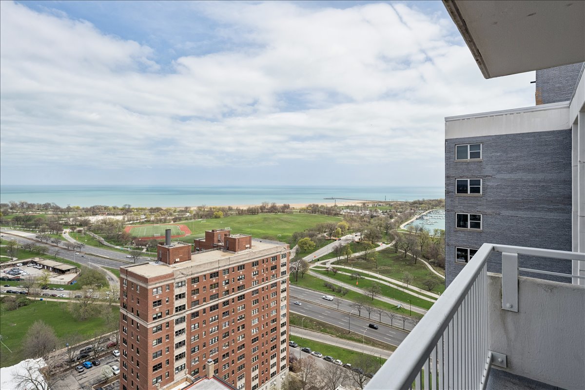 4250 N Marine Drive Unit: 2836
