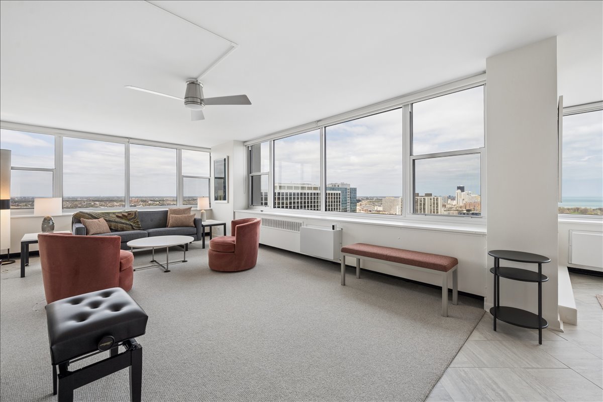 4250 N Marine Drive Unit: 2836