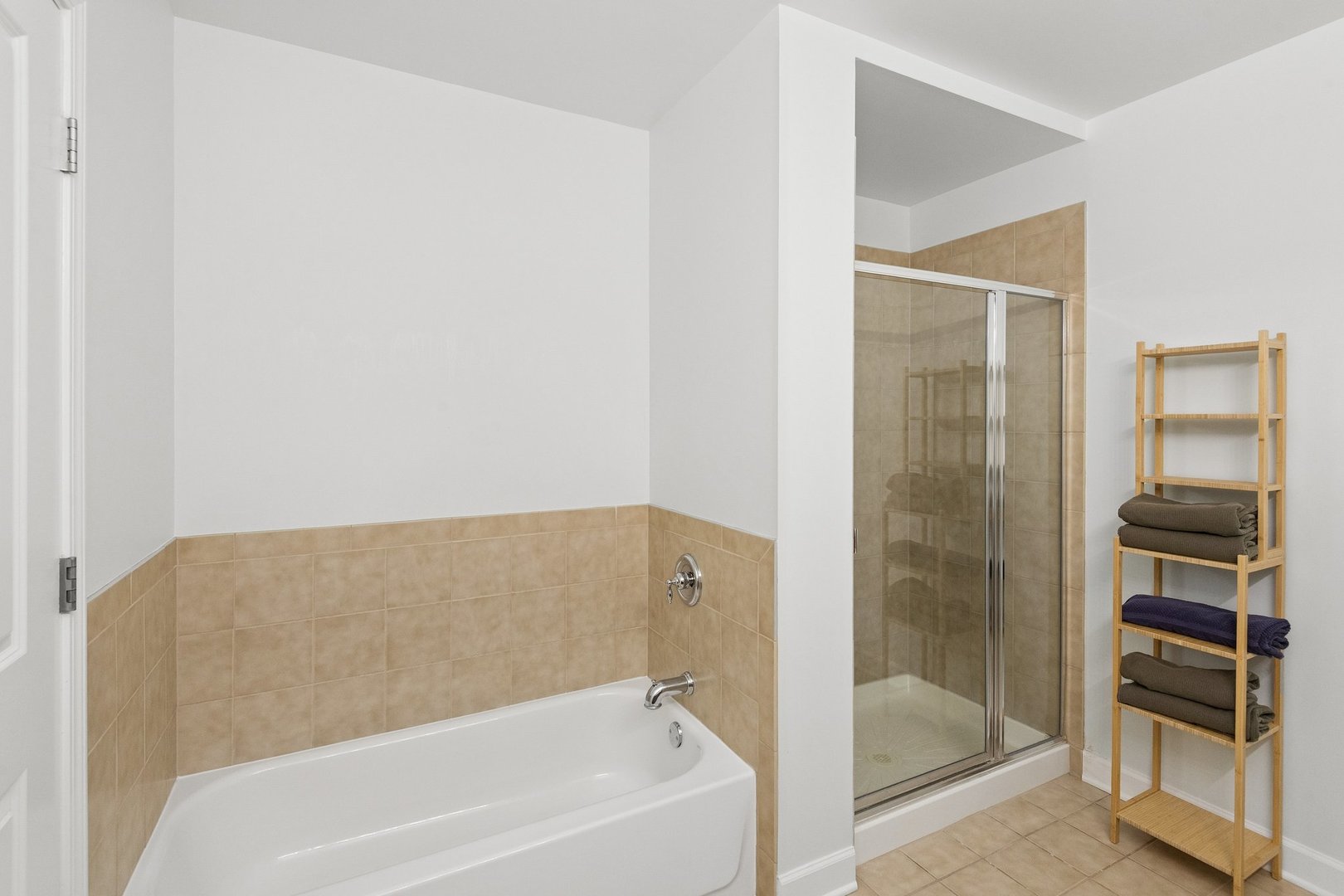 1600 S PRAIRIE Avenue Unit: 705