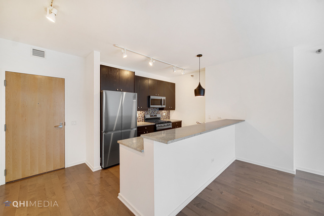 123 S GREEN Street Unit: 1107B