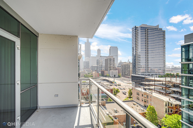 123 S GREEN Street Unit: 1107B