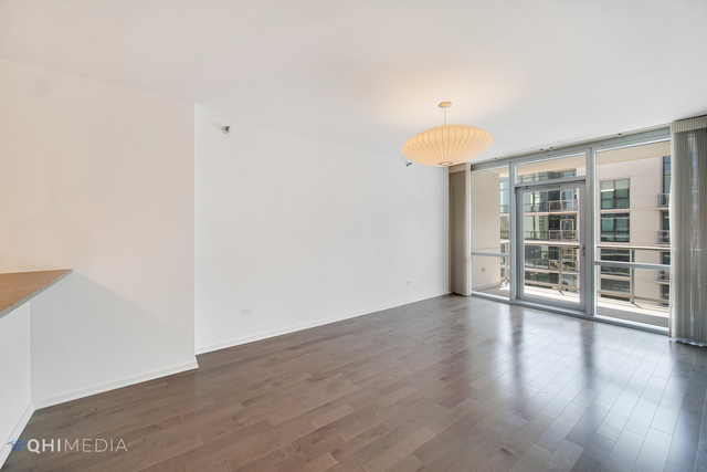 123 S GREEN Street Unit: 1107B