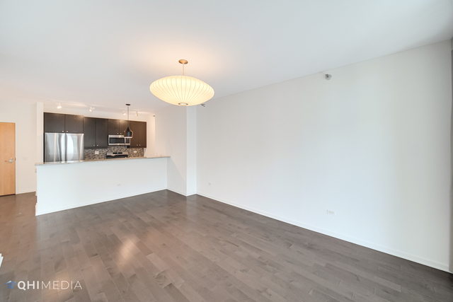 123 S GREEN Street Unit: 1107B