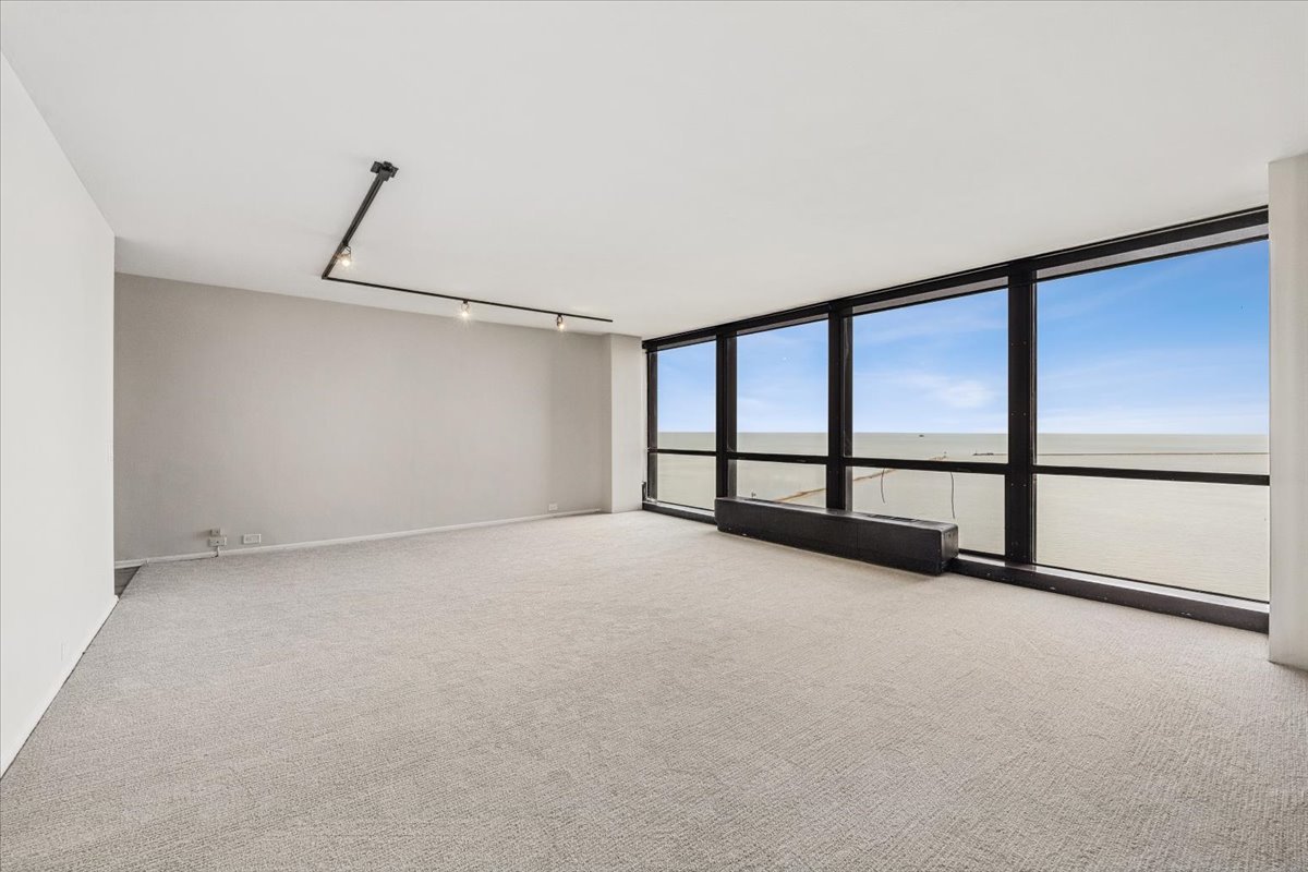 910 N LAKE SHORE Drive Unit: 1415