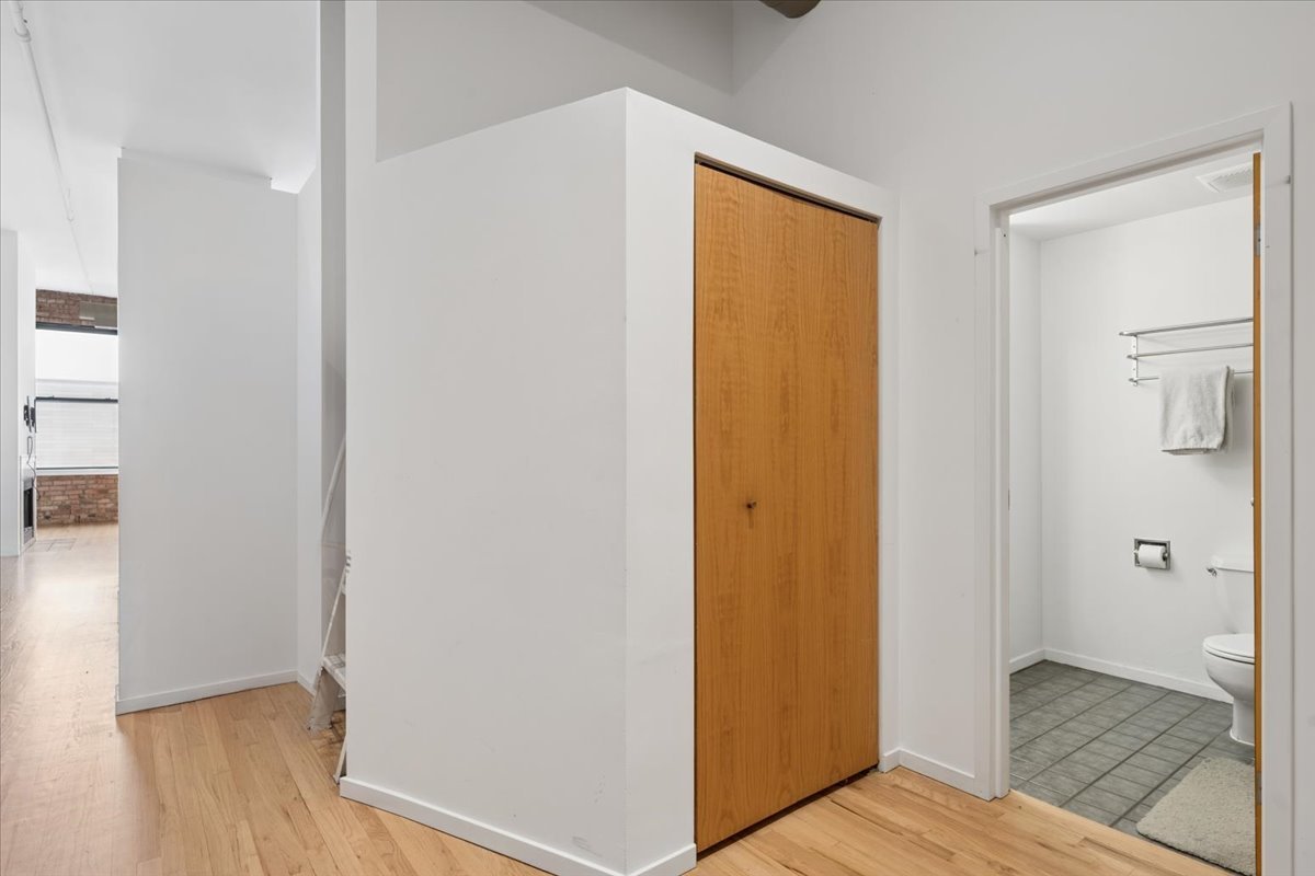 3151 N Lincoln Avenue Unit: 304