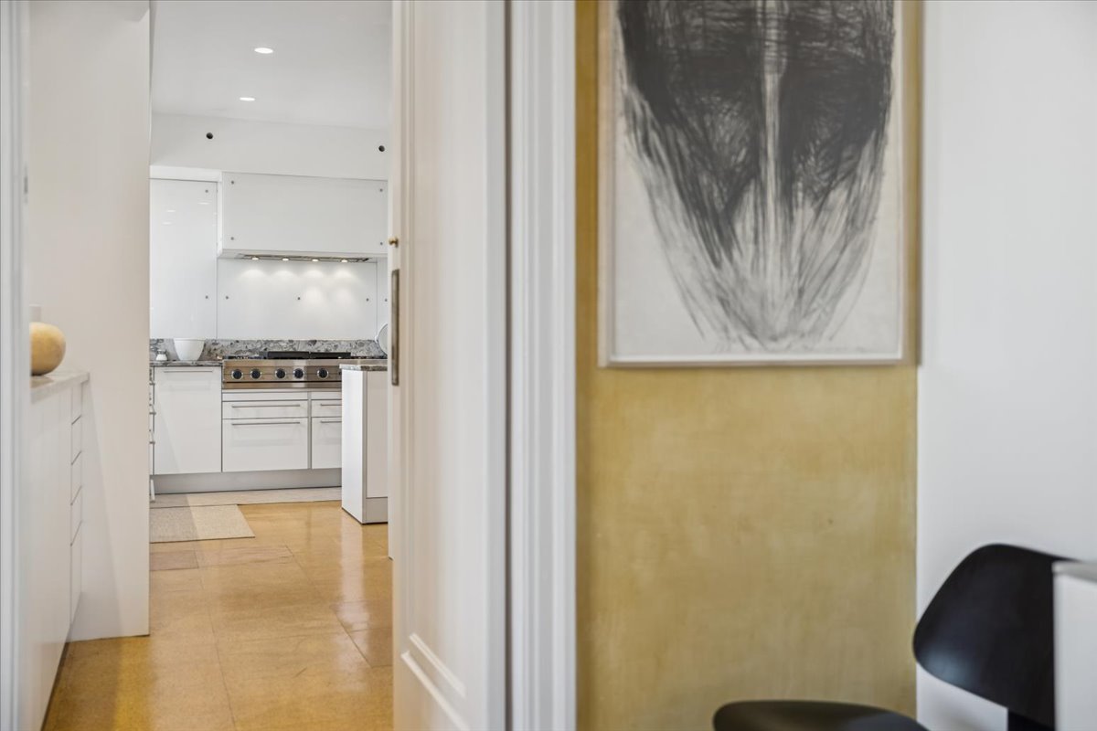 707 W JUNIOR Terrace Unit: 10