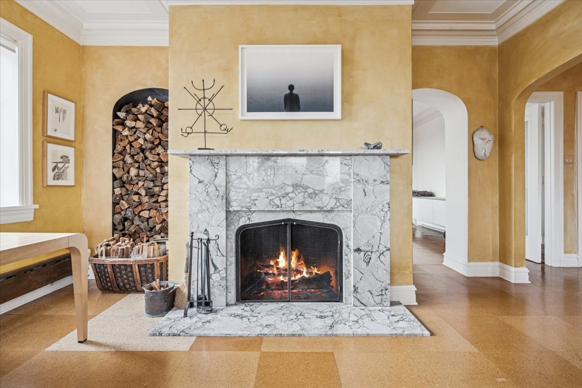 707 W JUNIOR Terrace Unit: 10