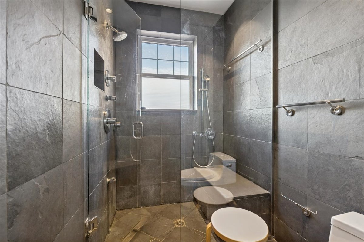 707 W JUNIOR Terrace Unit: 10
