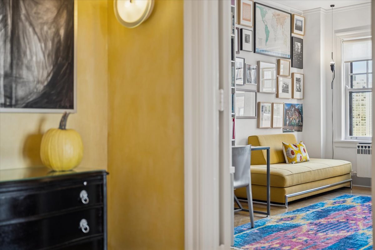 707 W JUNIOR Terrace Unit: 10
