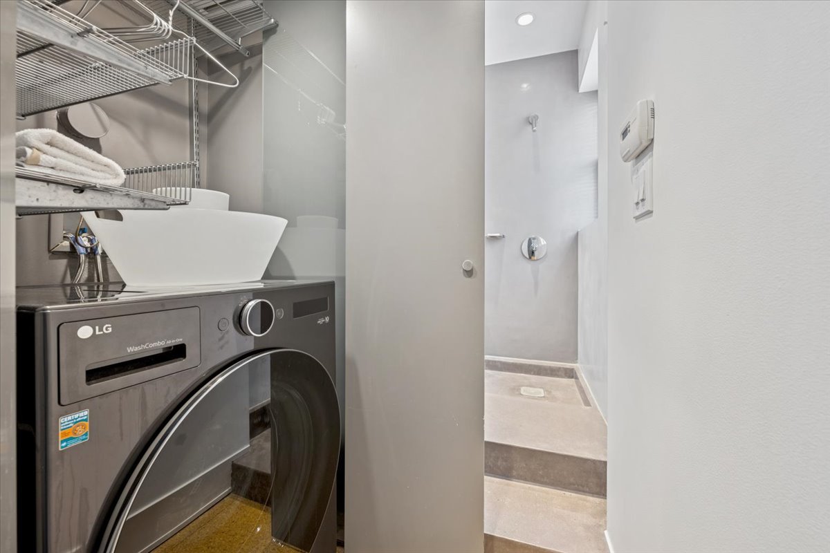 707 W JUNIOR Terrace Unit: 10