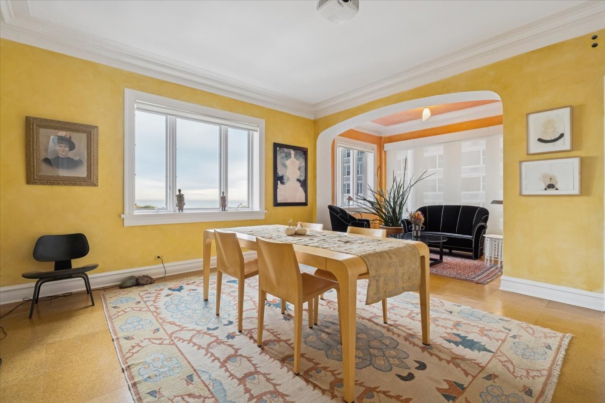 707 W JUNIOR Terrace Unit: 10