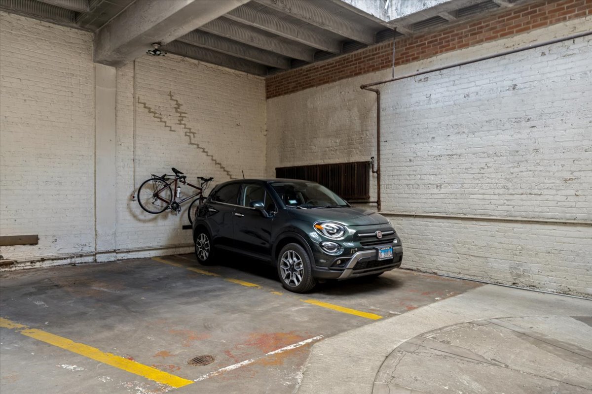 707 W JUNIOR Terrace Unit: 10