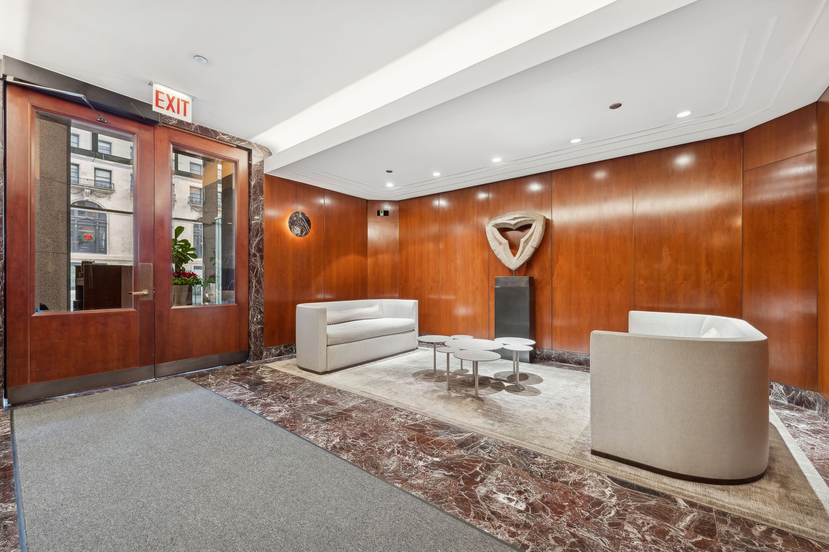 950 N Michigan Avenue Unit: 3805