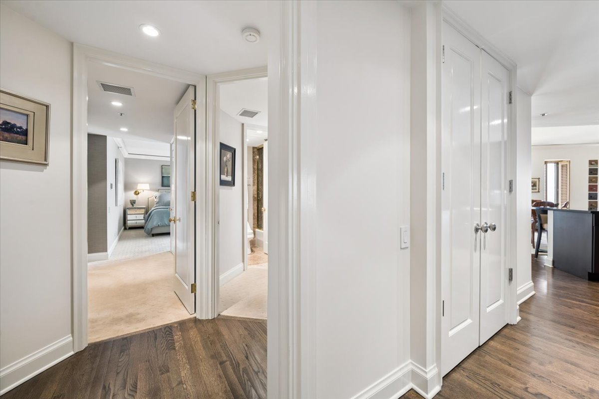 950 N Michigan Avenue Unit: 3805