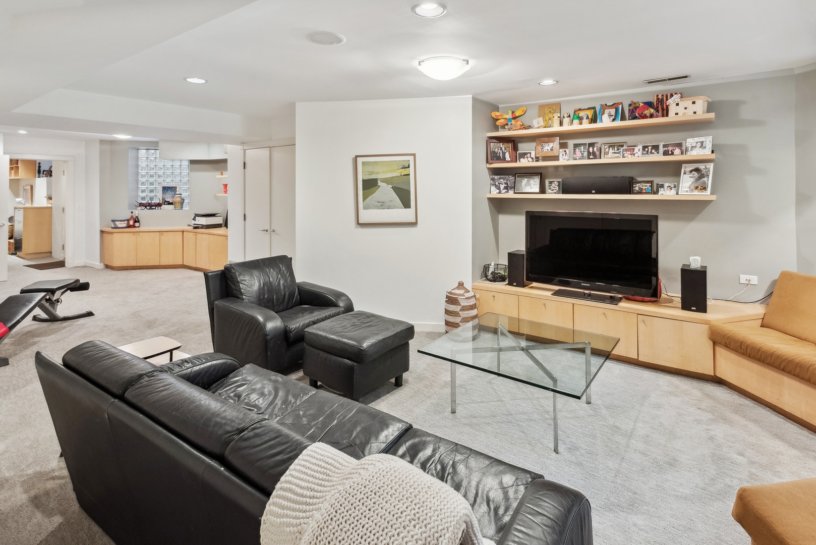 168 W Eugenie Street