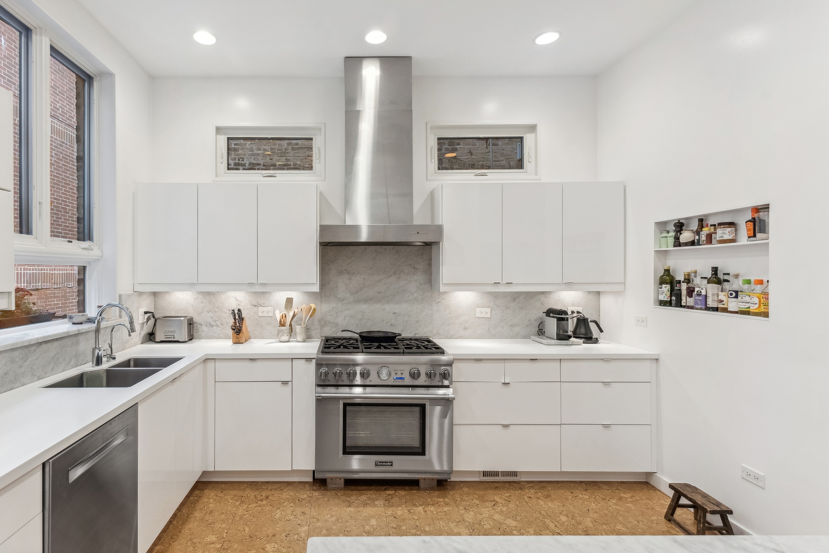 168 W Eugenie Street