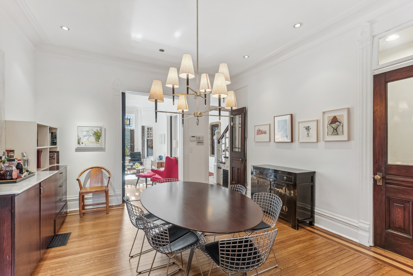 168 W Eugenie Street