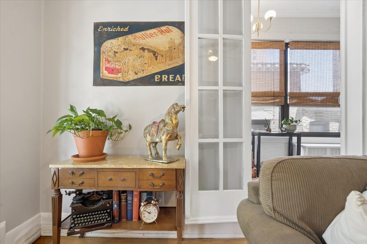 445 W Fullerton Parkway Unit: 2E