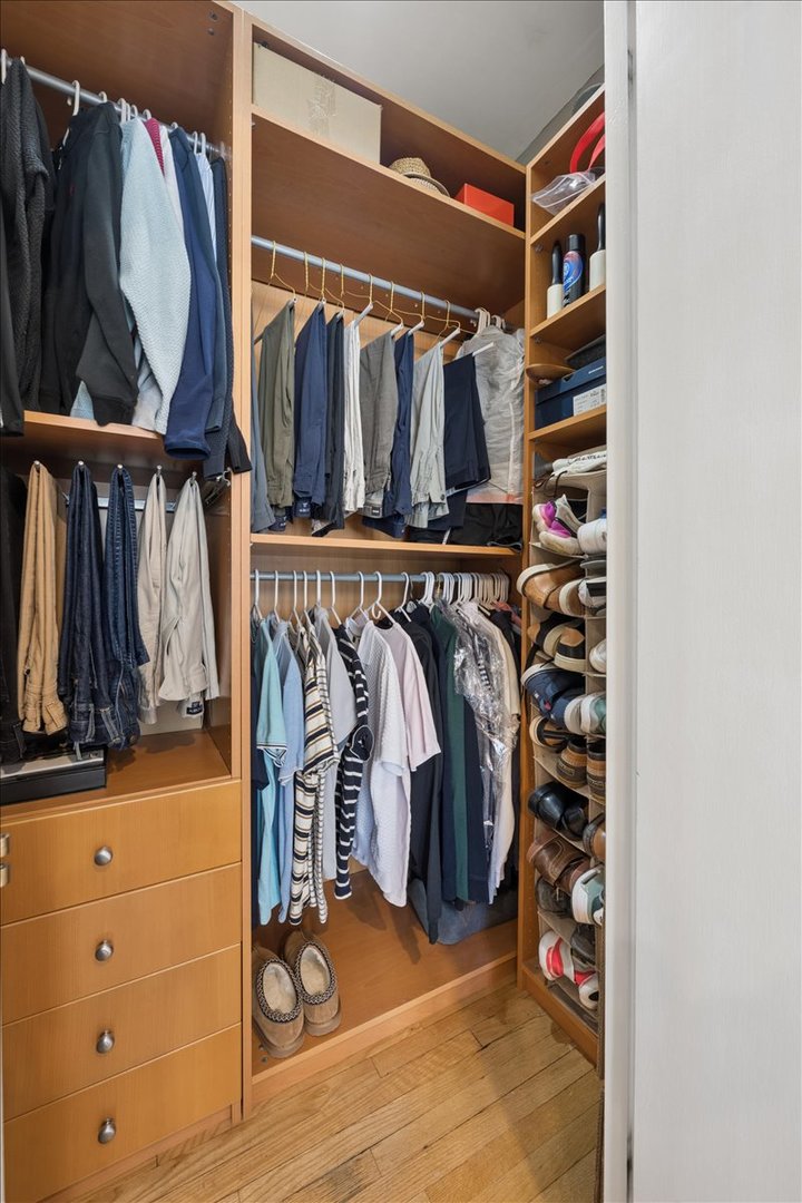 445 W Fullerton Parkway Unit: 2E