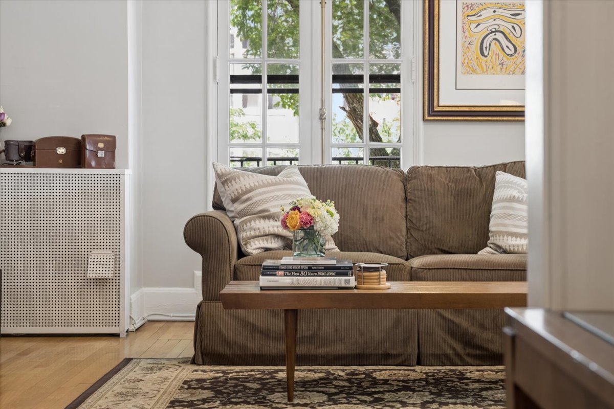 445 W Fullerton Parkway Unit: 2E