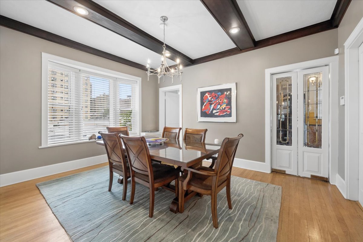 445 W Fullerton Parkway Unit: 2E