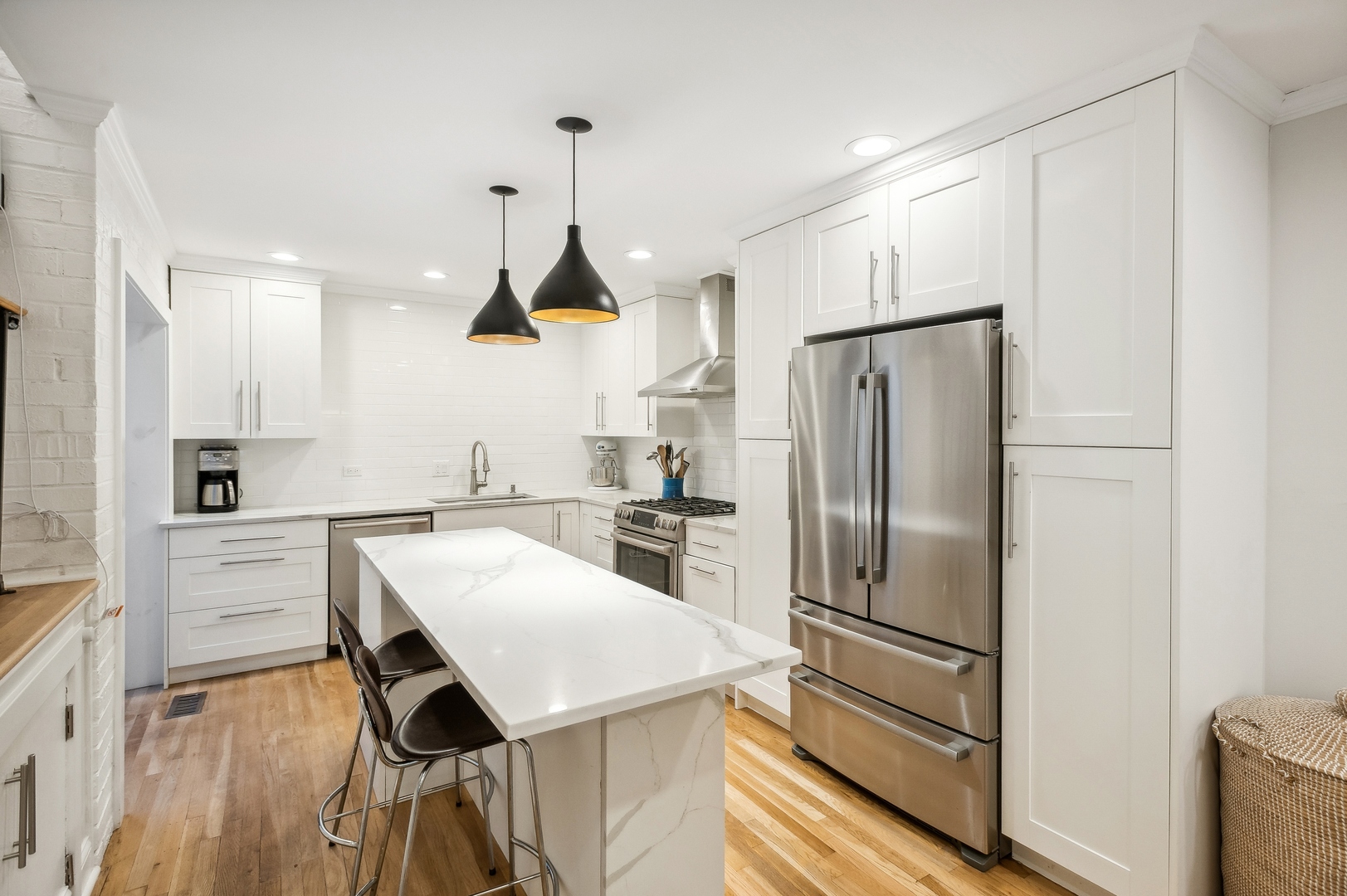1909 N Larrabee Street Unit: B