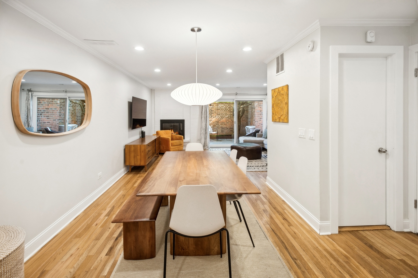 1909 N Larrabee Street Unit: B