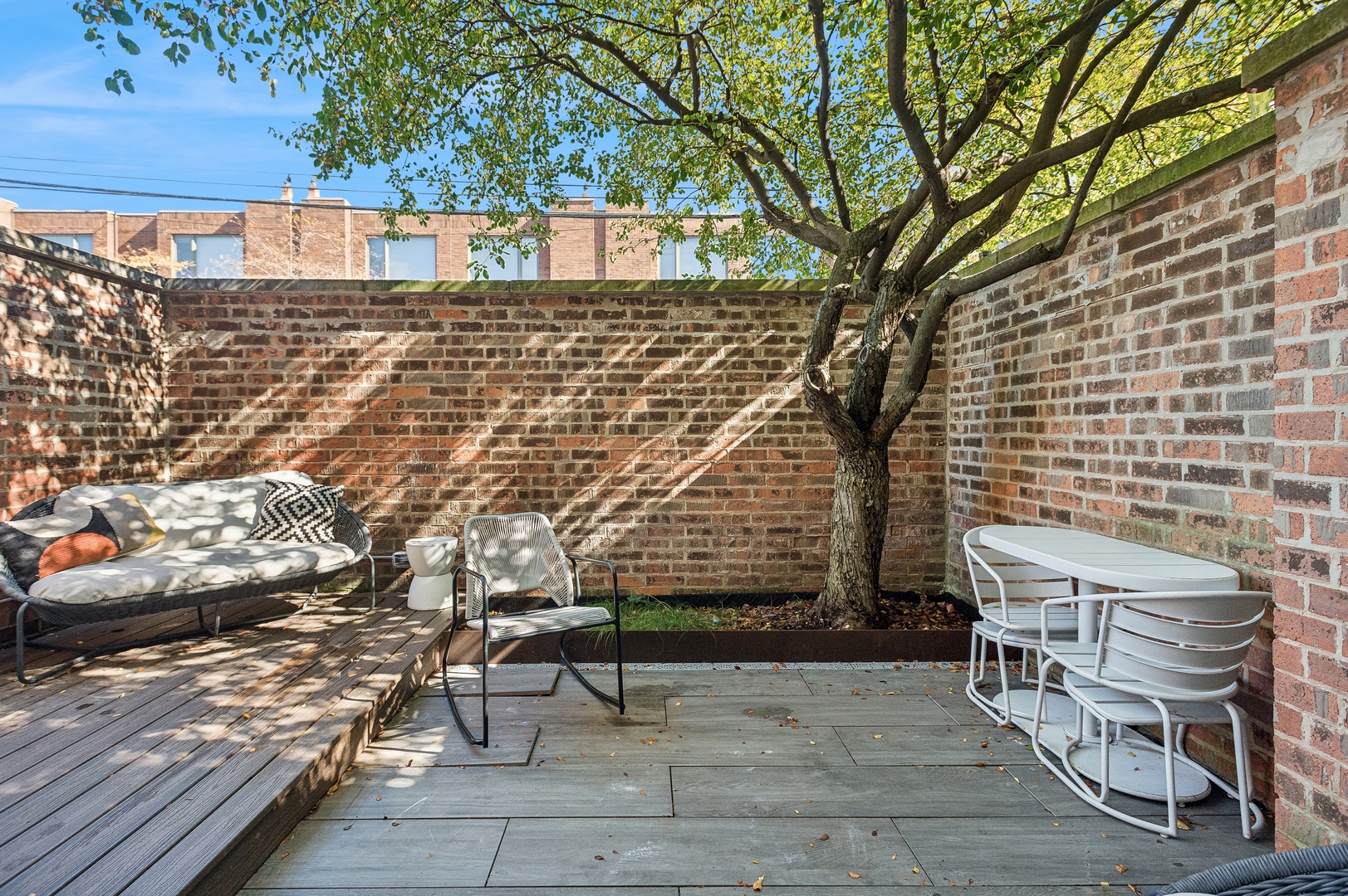 1909 N Larrabee Street Unit: B