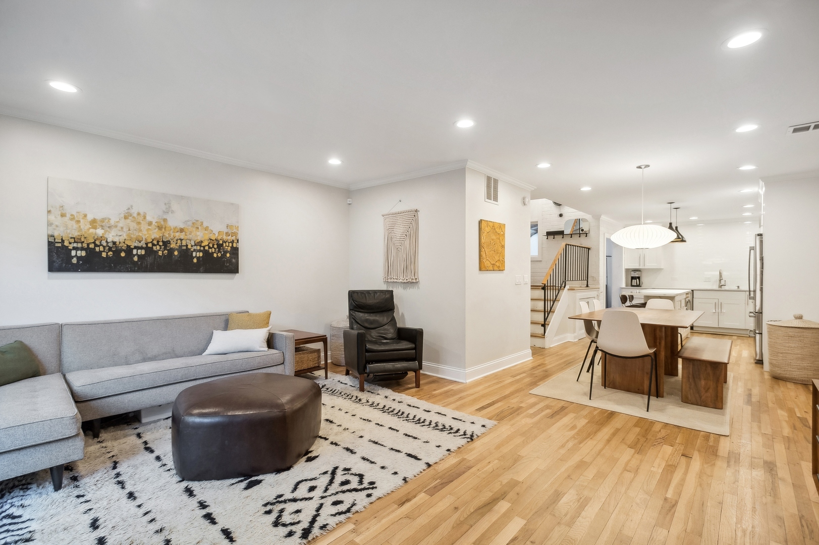 1909 N Larrabee Street Unit: B
