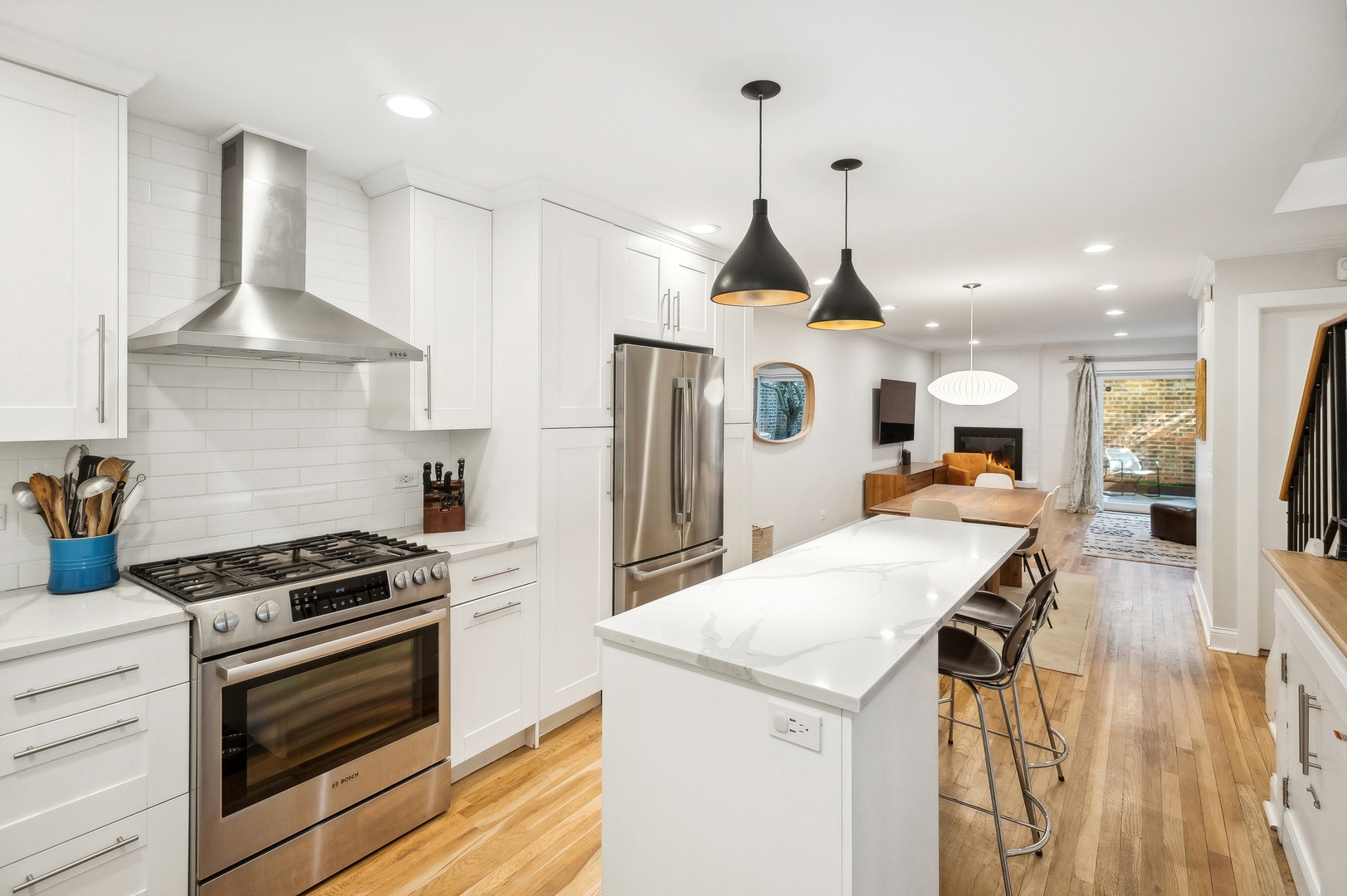 1909 N Larrabee Street Unit: B