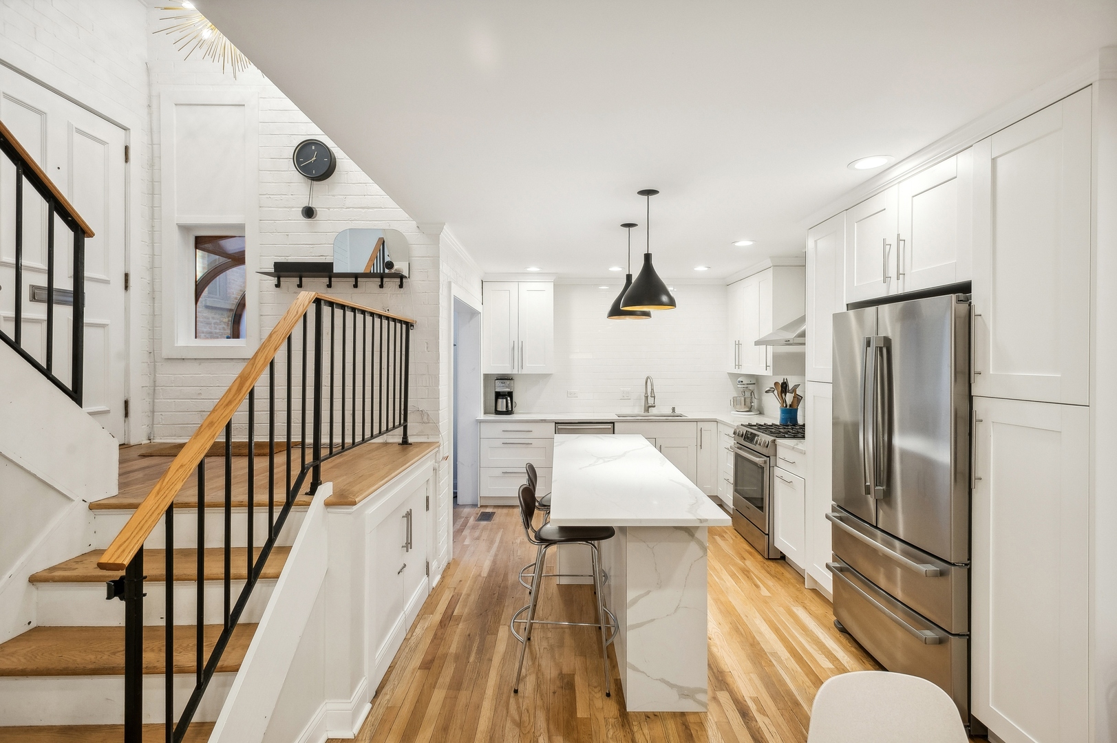 1909 N Larrabee Street Unit: B