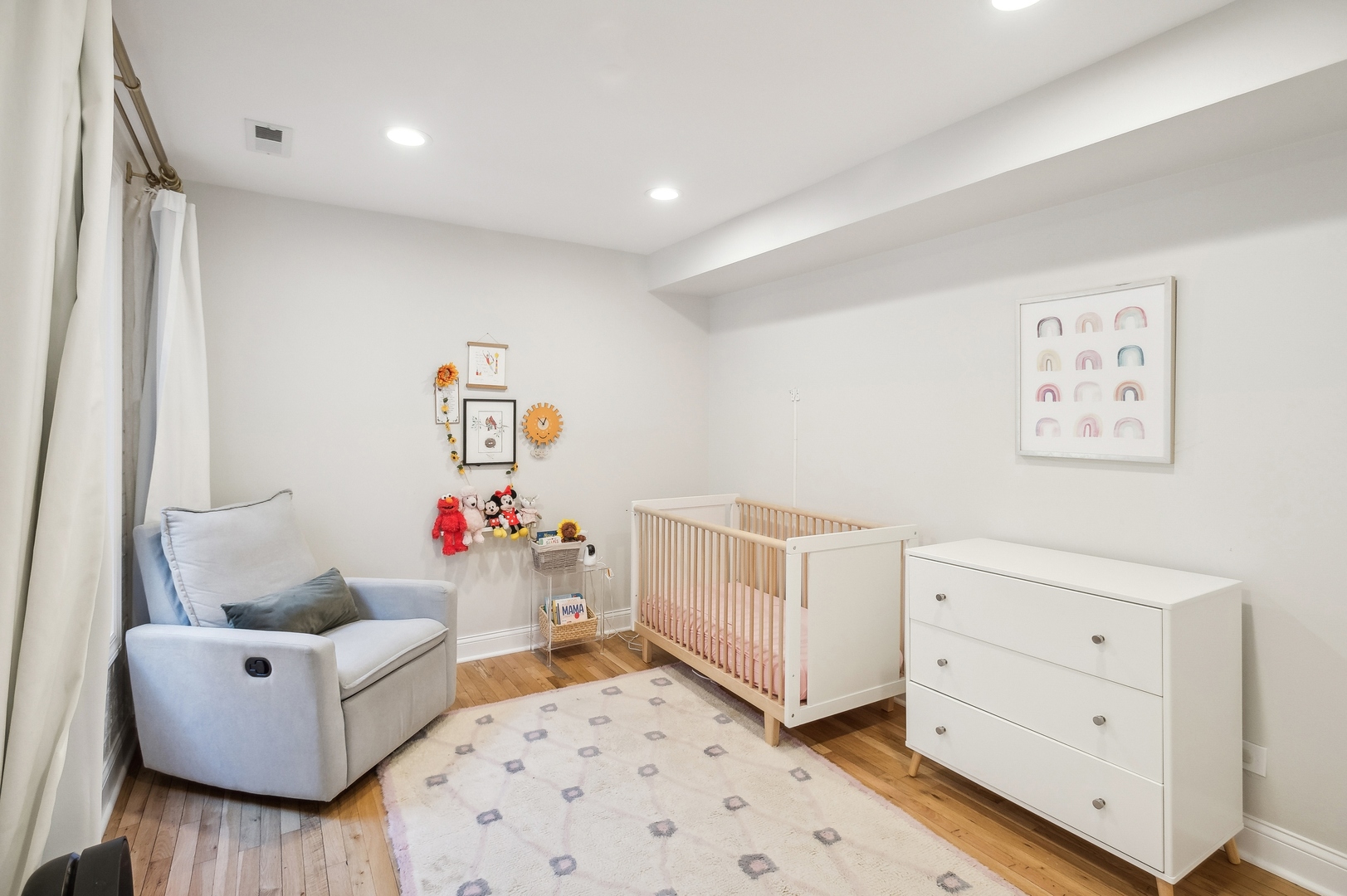 1909 N Larrabee Street Unit: B