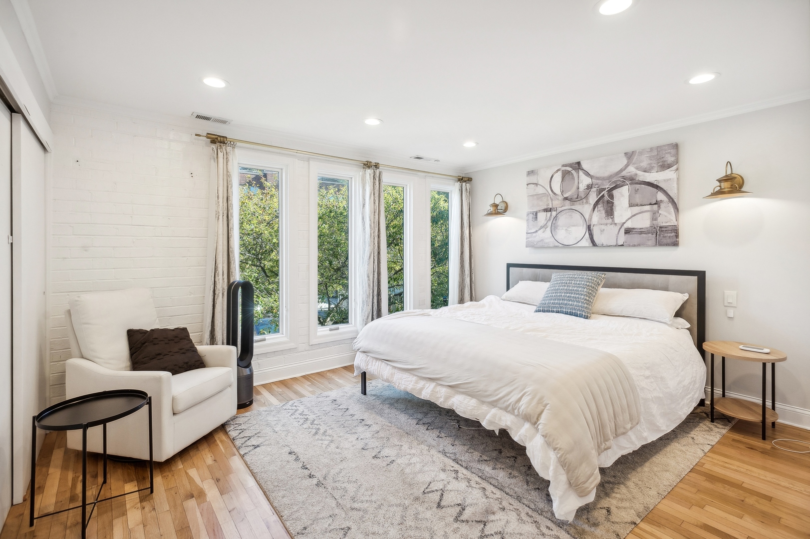 1909 N Larrabee Street Unit: B