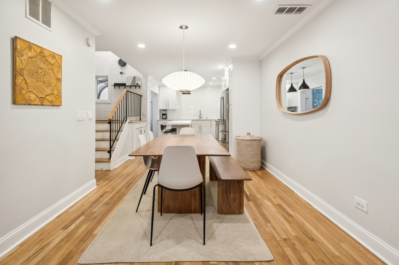 1909 N Larrabee Street Unit: B