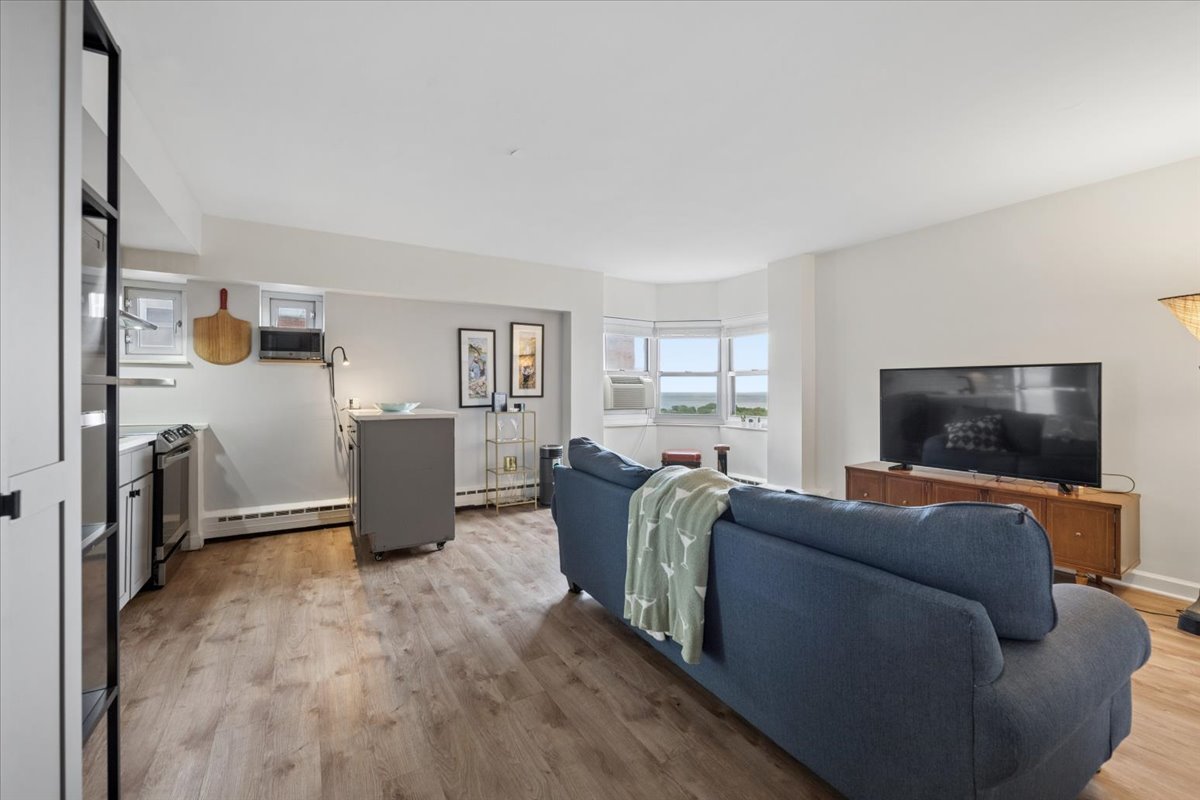 4950 N Marine Drive Unit: 1401