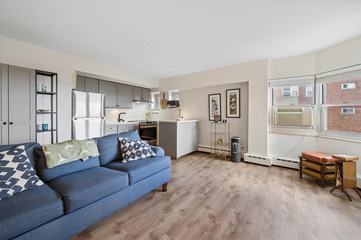 4950 N Marine Drive Unit: 1401