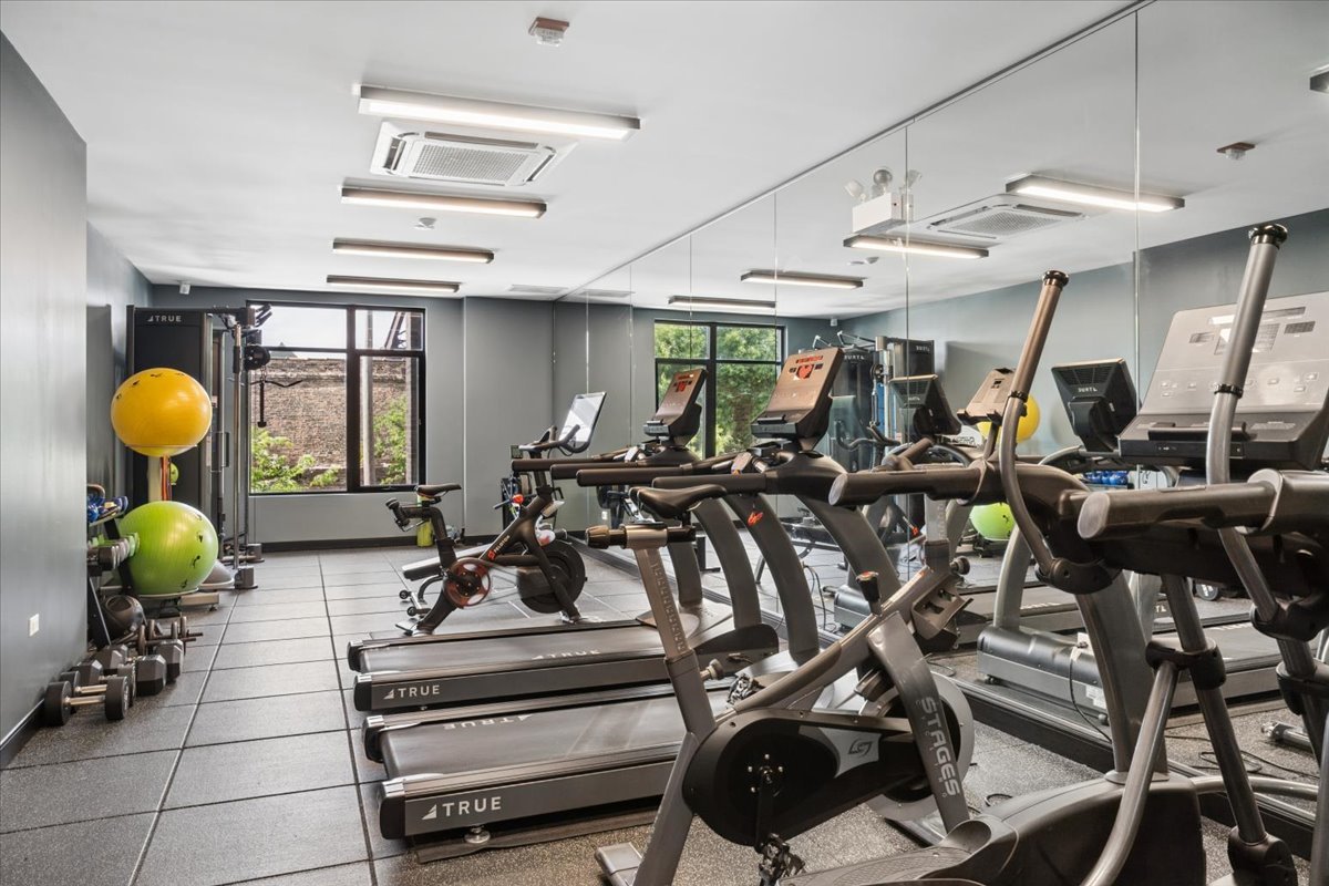 1701 W Webster Avenue Unit: 601