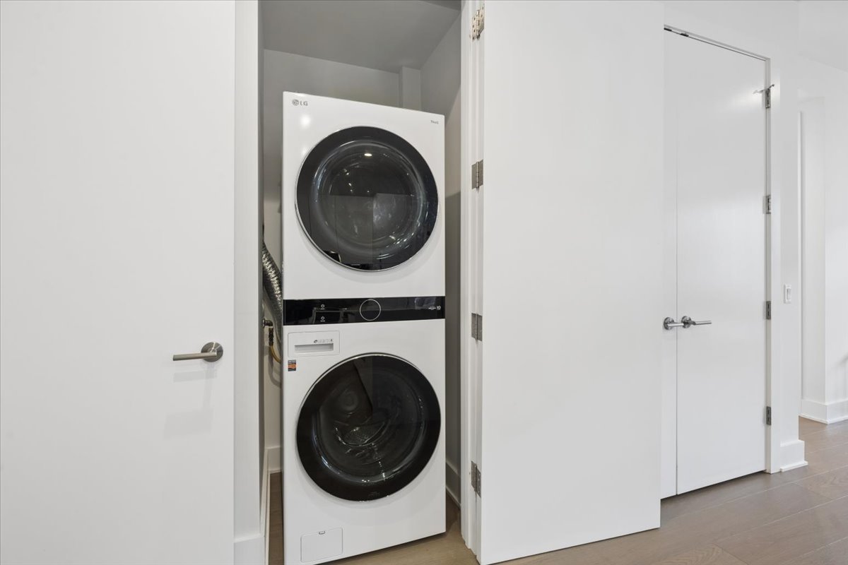 1701 W Webster Avenue Unit: 601