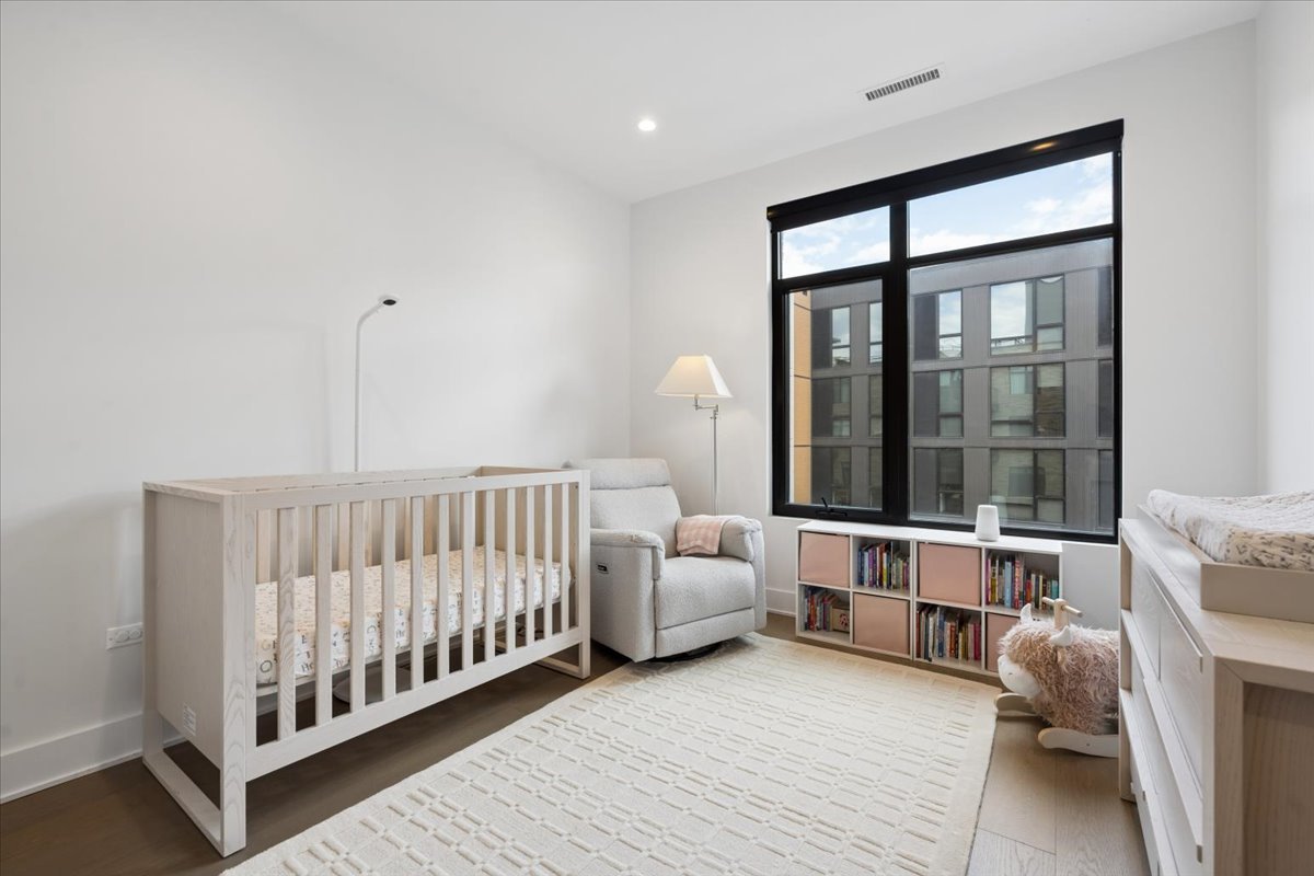 1701 W Webster Avenue Unit: 601