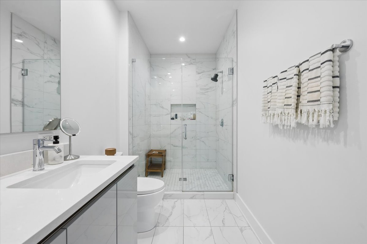 1701 W Webster Avenue Unit: 601