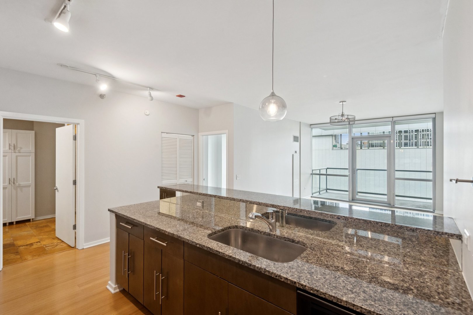 123 S Green Street Unit: 402B