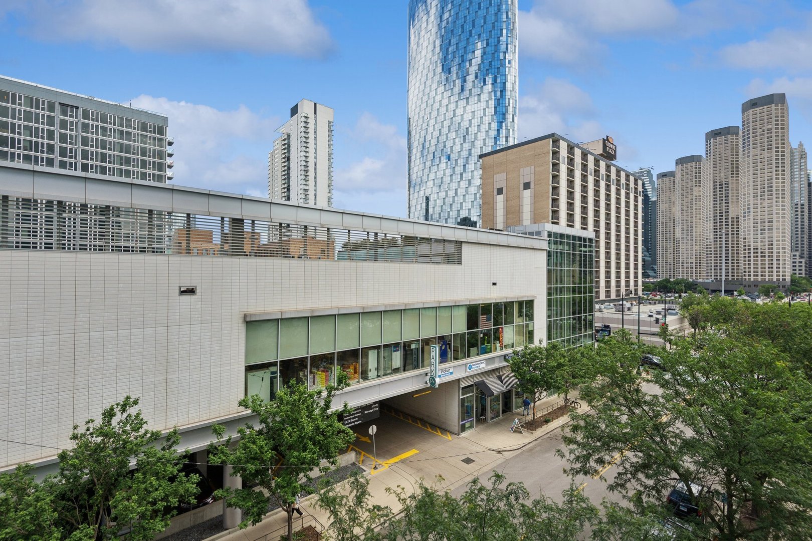 123 S Green Street Unit: 402B